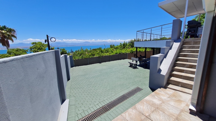 4 Bedroom Property for Sale in Linkside Western Cape